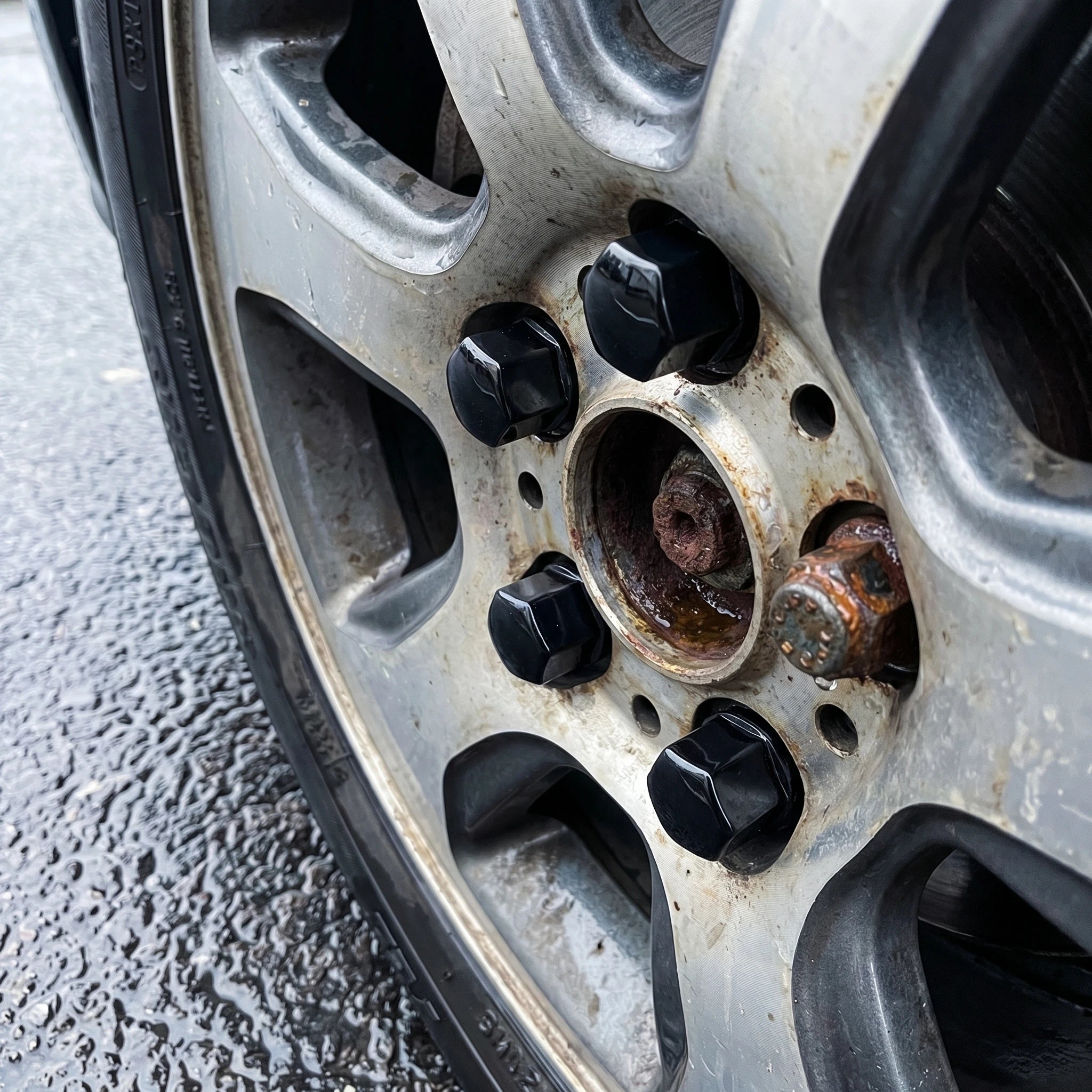runmade 20pcs Car Wheel Nut Caps, Hexagon Anti-Rust Protection Cover, 17mm 19mm 21mm Hub Nut Decoration Accessories for Most Car